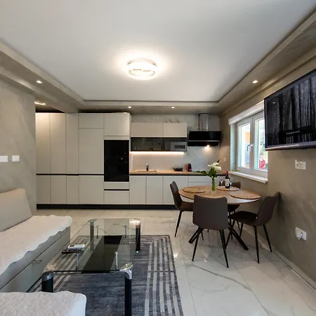 Udobje Ob Poti Parenzane - Via Parenzana Trailside Comfort Apartman