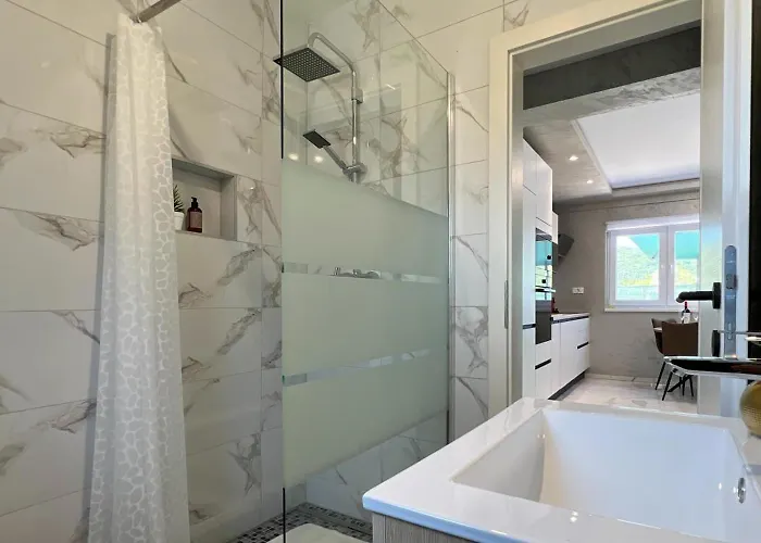 아파트 Udobje Ob Poti Parenzane - Via Parenzana Trailside Comfort 포르토로즈